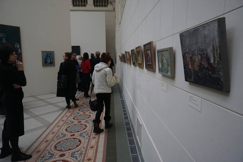 Na wystawie "Piotrowicz i goście" można zobaczyć prawie 230 prac tego artysty