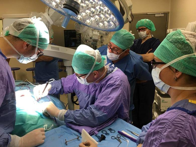 Jako pierwsi w Polsce wstawili pacjentce najnowocześniejszy implant ślimakowy