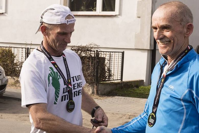 500 maraton Ryszarda Kałaczyńskiego. Razem ze znajomymi w Wituni zdobył "Koronę Maratonów Wituńskich".