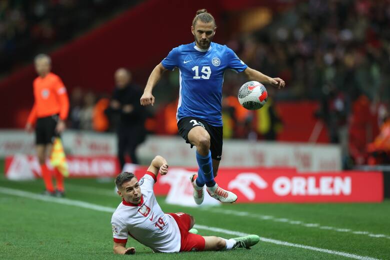Przemysław Frankowski i Ken Kallaste w czasie meczu Polska - Estonia