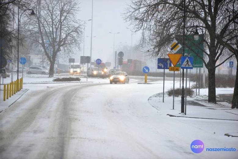 Śnieżyce w regionie. Bardzo trudne warunki na drogach w kujawsko-pomorskiem. Jak wygląda aktualna sytuacja?