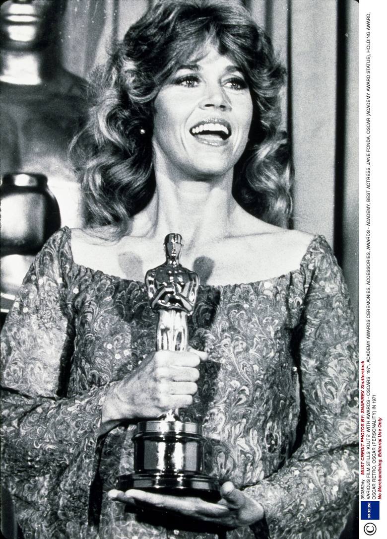 Jane Fonda w 1972 r. z Oscarem za najlepszą rolę pierwszoplanową w filmie "Klute". W 1979 r. Fonda zdobyła kolejną statuetkę (za film "Powrót do domu").