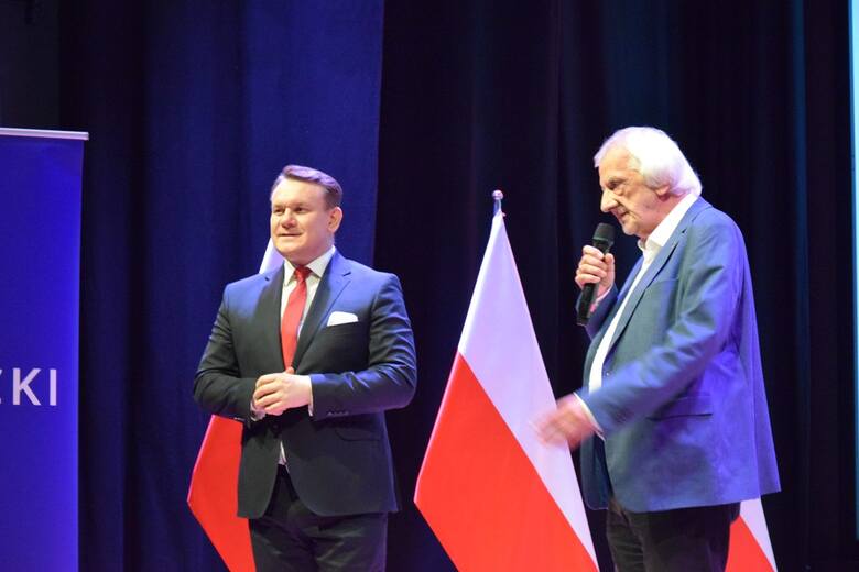 Wicemarszałek Ryszard Terlecki i europoseł Dominik Tarczyński w Grybowie. Spotkali się samorządowcami i mieszkańcami