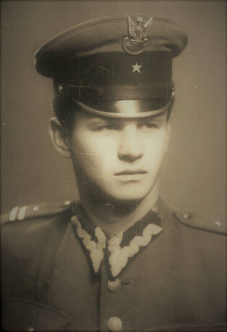 Zdjęcie rzekomego majora to tak naprawdę zdjęcie dziadka licealisty (pochodzi z 1959 r. )