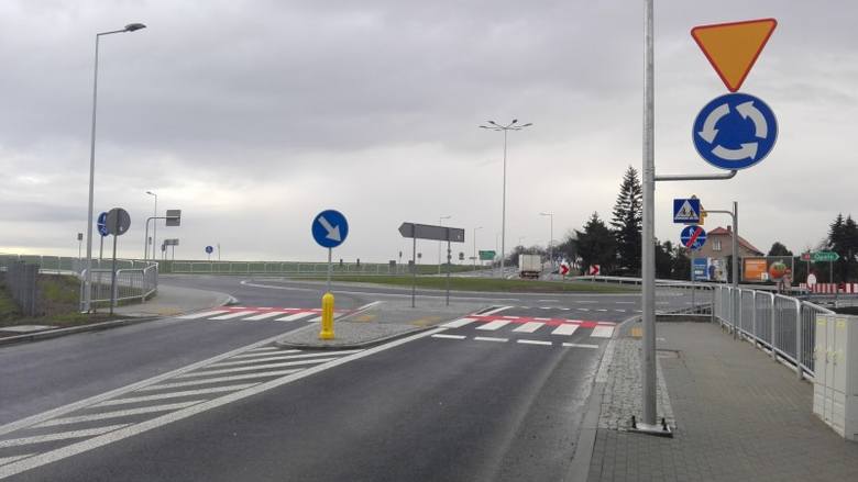 W tym roku udało się również oddać do użytku 7,2-kilometrowy przebudowany odcinek drogi krajowej nr 45 Reńska Wieś - Poborszów.