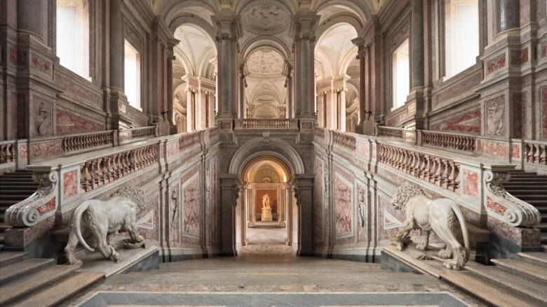 Wnętrze pałacu w Casercie