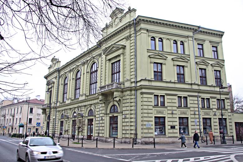 Teatr Osterwy. Decyzja o jego budowie zapadła wtedy, gdy uznano, że miastu nie wystarcza już scena za Bramą Krakowską (dziś Teatr Stary)