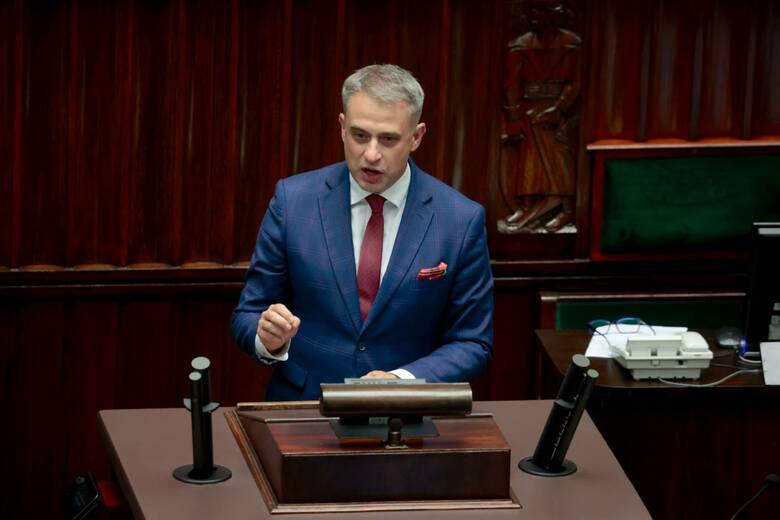 Wicepremier, minister cyfryzacji Krzysztof Gawkowski radził dzwonić na numer, z którym nie da się połączyć.