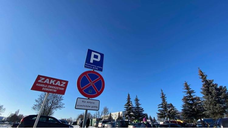 Zmienia się sposób poboru opłat za parking przy giełdzie w Gorzowie. Postój opłacimy nie u inkasenta, ale w parkomacie.  
