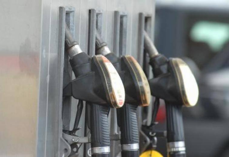 Ceny paliw praktycznie stoją w miejscu. Jak długo to potrwa?