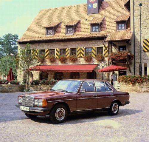 Fot. Mercedes-Benz: Mercedes-Benz W 123 (1975 - 1985) czyli popularna „beczka”. To jeden z najtańszych modeli Mercedesa.