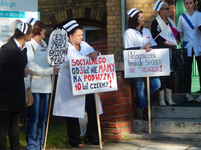 Dwa protesty, teraz złożone wypowiedzenia przez pielęgniarki z oddziału intensywnej terapii. Mimo tych ruchów spór między pracownikami a Grupą Nowy Szpital trwa nadal.