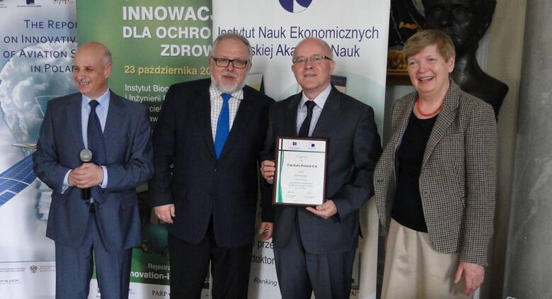 Prof. Tadeusz Baczko, koordynator Sieci Naukowej MSN; Prof. Leszek Jasiński, Dyrektor INE PAN; Pan Bogusław Cieślar (FAP); Prof. Urszula Grzelońska,