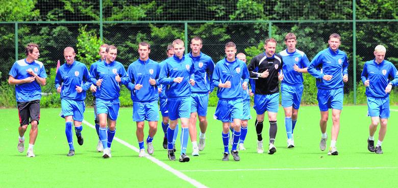 14 piłkarzy trenowało na pierwszym treningu ŁKS po urlopach.