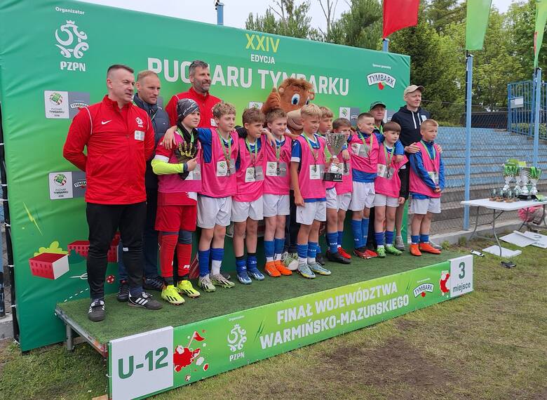 Drużyna Szkoły Podstawowej nr 1 z Iławy zajęła trzecie miejsce w kategorii U-12, a w półfinale stawiła zacięty opór faworytom SP18 z Olsztyna