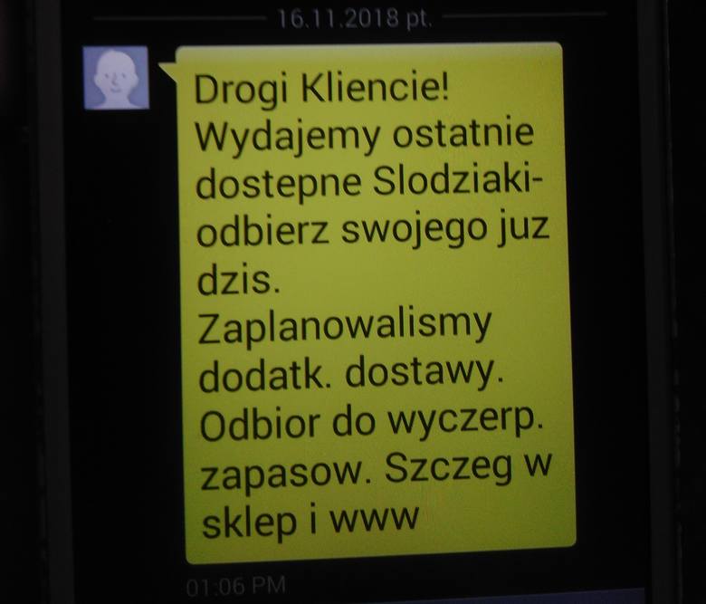 Takie SMS-y informujące o końcu akcji rozsyła dzisiaj sieć Biedronka