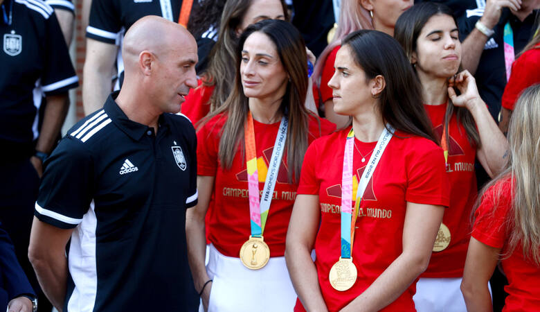 Piłkarskie mistrzostwa świata kobiet. FIFA wszczęła postępowanie wobec prezesa hiszpańskiego związku Luisa Rubialesa