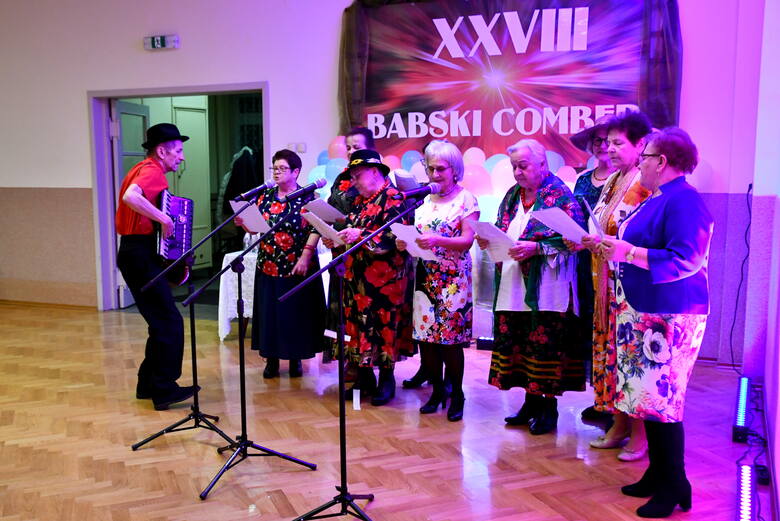 Na zakończenie karnawału w Brzezince odbył się Babski Comber z udziałem pań z gminy i miasta Oświęcim oraz zaproszonych gości
