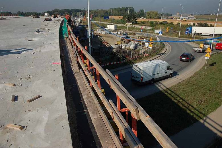 Największe skrzyżowanie dróg na Dolnym Śląsku i jeden z największych węzłów drogowych w Polsce powstaje we Wrocławiu