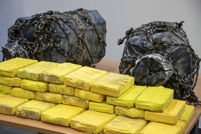 Służby celne w Antwerpii udaremniły przemyt kokainy z Ekwadoru. Narkotyki ukryto w skrzyniach z bananami