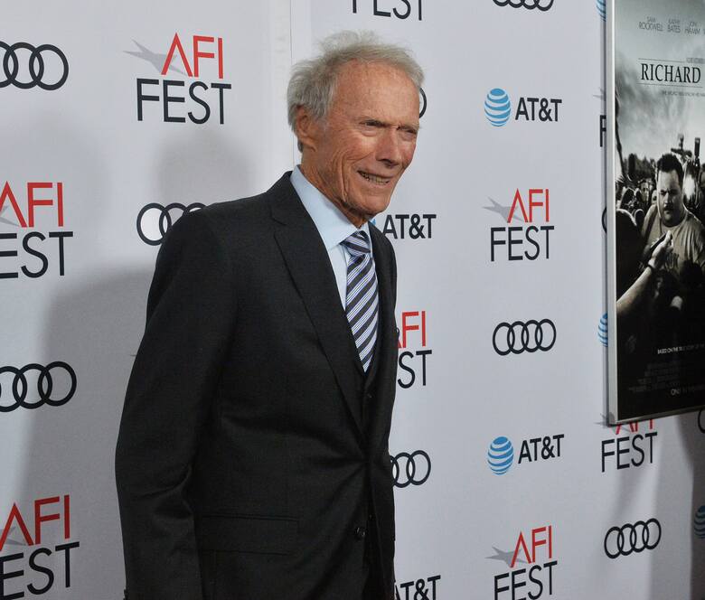 Minęło wiele lat, zanim Clint Eastwood dowiedział się o Laurie. Chociaż nie ogłosił publicznie wiadomości o swojej córce, przez lata towarzyszyła mu