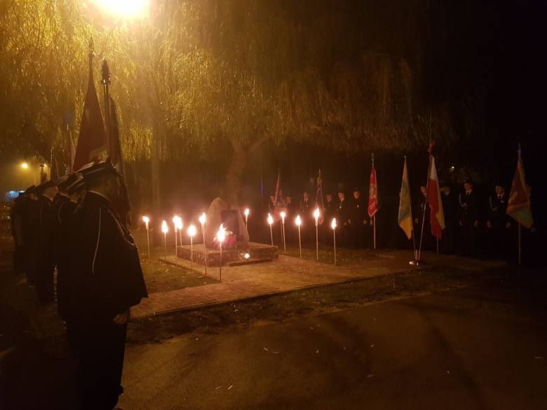 Nocny Rajd Niepodległości między Chąśnem a Łowiczem [ZDJĘCIA]