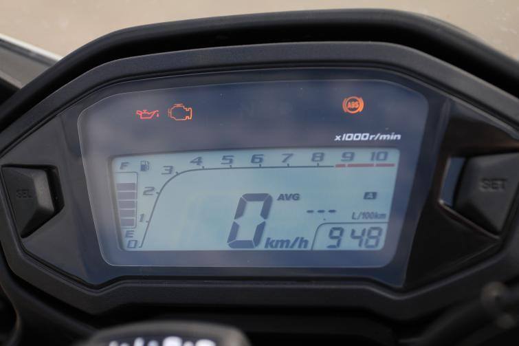 Testujemy: Honda CBR500R – A2 na sportowo (WIDEO)