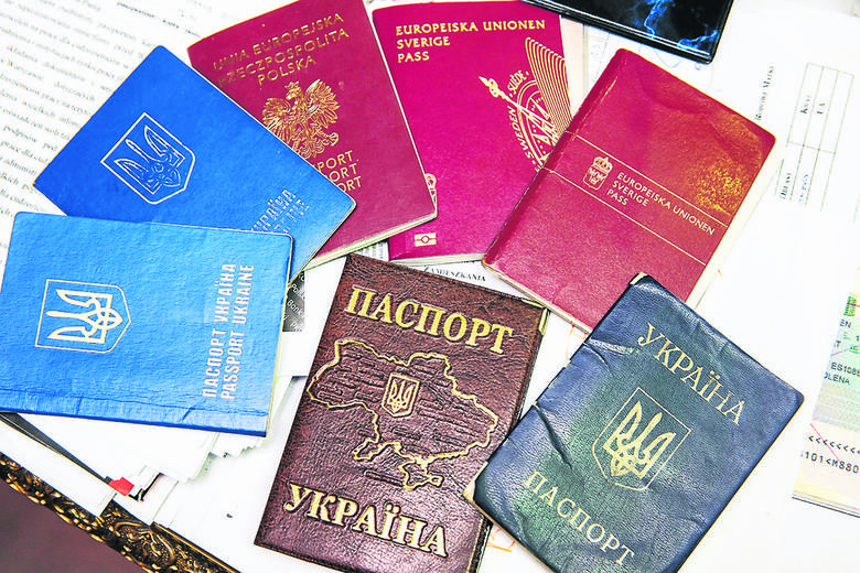 Obywatele Ukrainy nieświadomie płacili pośrednikom grube pieniądze za fałszywe dokumenty