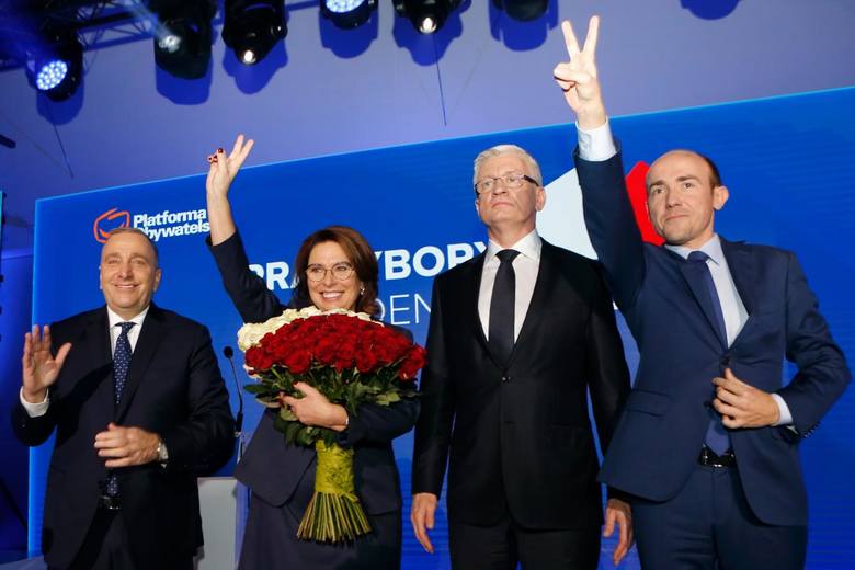 Pod koniec ubiegłego roku w wewnętrznych prawyborach Jacek Jaśkowiak dotkliwą porażkę. Zdobył zaledwie 125 z 470 głosów delegatów podczas Konwencji Krajowej PO. Wtedy zdecydowanie wygrała Małgorzata Kidawa-Błońska.