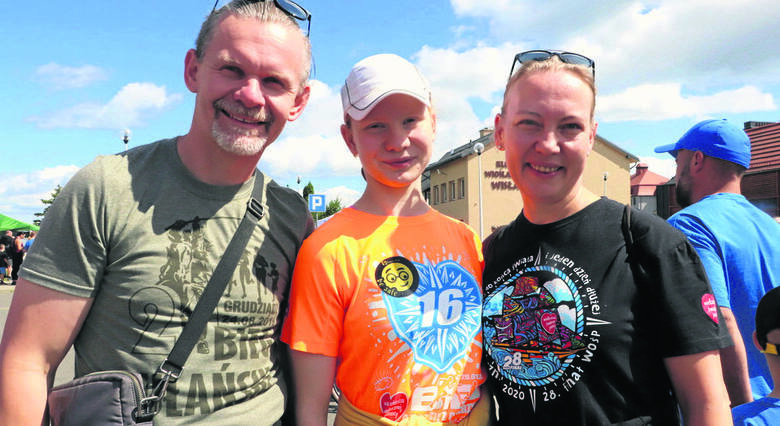 Monika i Michał Banaszewscy z córką Martą w niedzielę rano wzięli udział w „Niebieskim biegu”, ale deklarowali:  - Idziemy na wybory, bo to nie tylko