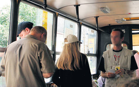 Bilety w łódzkich tramwajach i autobusach <br>codziennie sprawdza ponad 100 kontrolerów.
