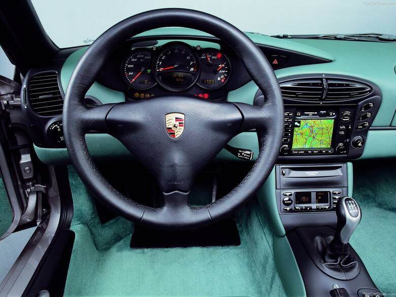 Porsche Boxster 986 to samochód, który sprawia kierowcy naprawdę sporo frajdy z jazdy / Fot. Porsche