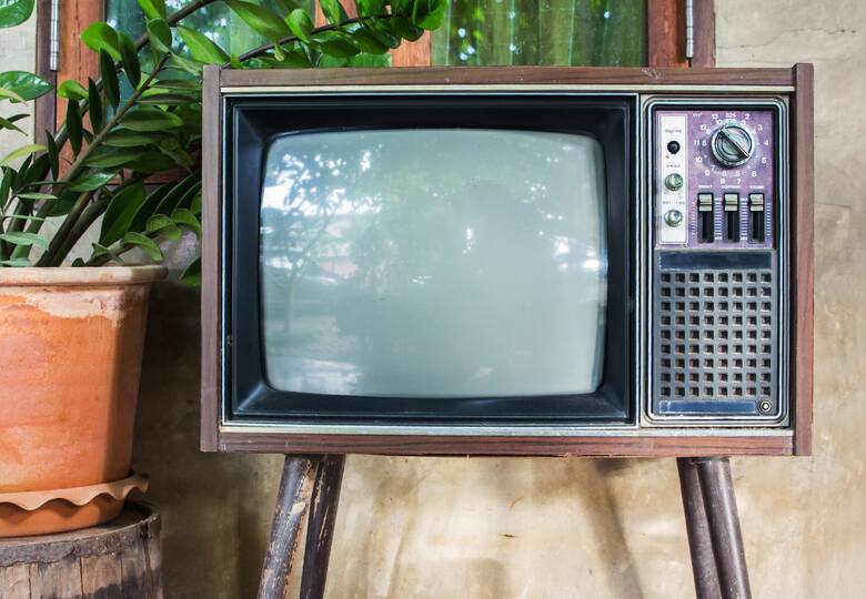 stary odbiornik telewizyjny