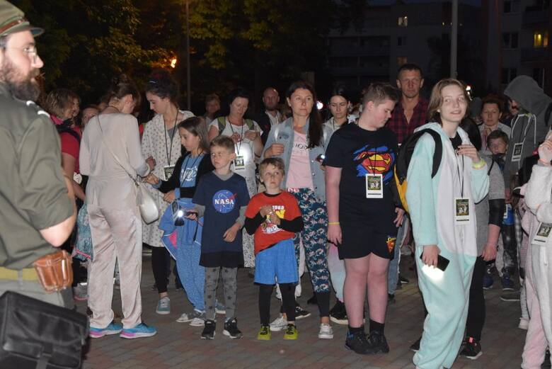 Archiwalne zdjęcia z ubiegłorocznego spaceru piżamowców po Wzgórzach Piastowskich