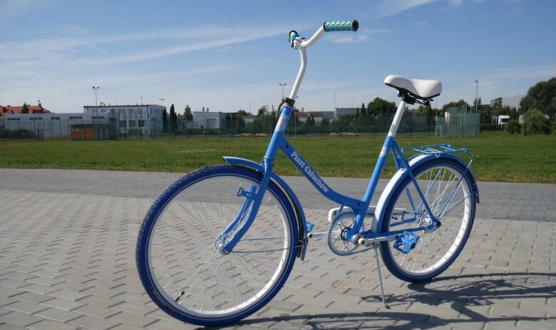 Rower Piasta w biało-niebieskich barwach