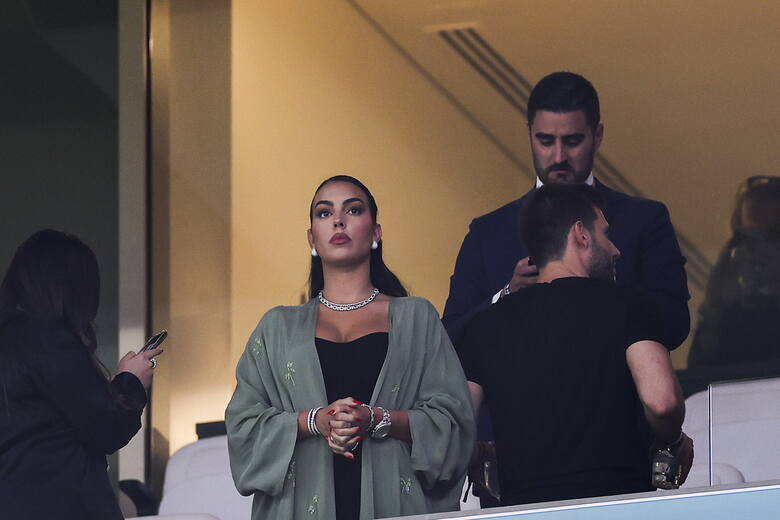 Żona Crisitano Ronaldo – Georgina Rodriguez ogląda mecz ze Szwajcarią z loży VIP stadioniu Lusail Iconic