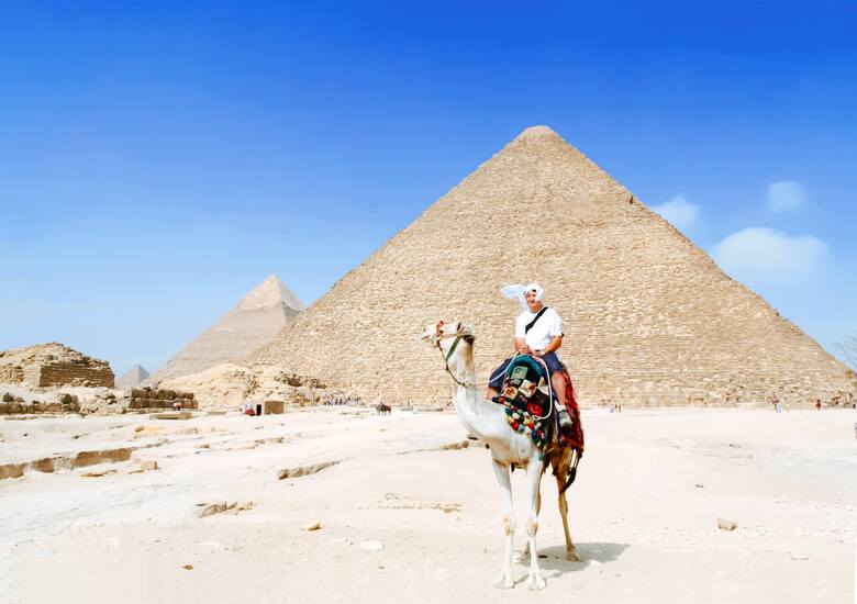 Egipt pozostaje najpopularniejszym wśród Polaków krajem na zimowe wyjazdy w okresie końca roku. Z powodu dużego wzrostu cen wybiera go jednak obecnie