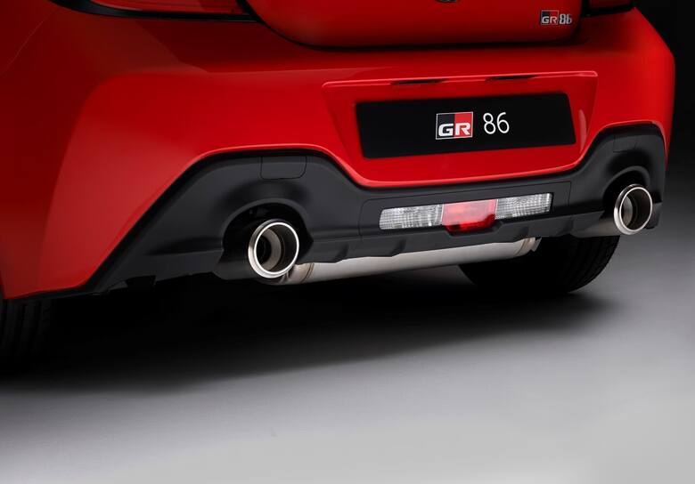 Nowy GR86 jest trzecim globalnym modelem Toyoty z linii GR, czyli prawdziwych samochodów sportowych. Dołącza do GR Supry oraz GR Yarisa i tak jak te
