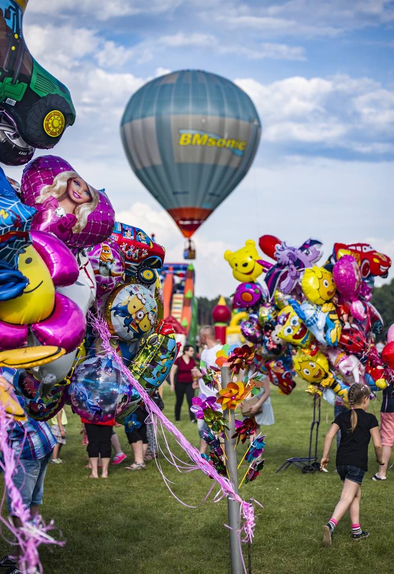 Z okazji dnia dziecka na lotnisku w Trzebiczu Nowym odbyła się fiesta balonowa.