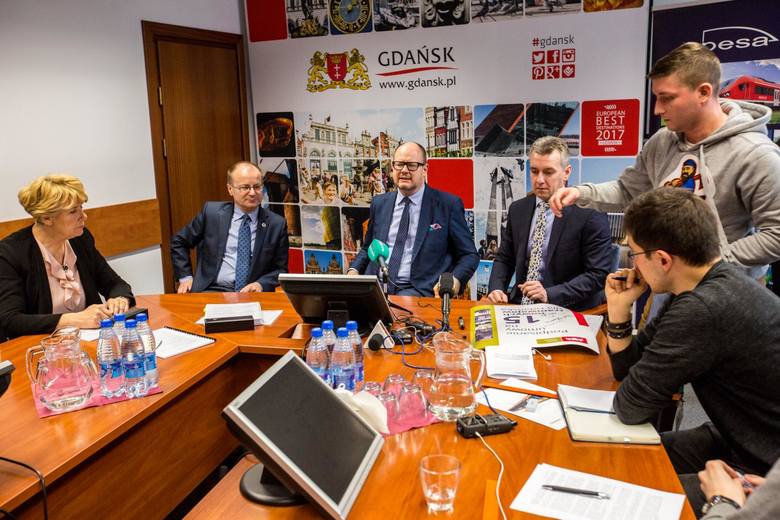 Podpisanie umowy na 15 nowych tramwajów Pesa Jazz Duo dla Gdańska, 15 lutego 2018 r. (15.02.2018)