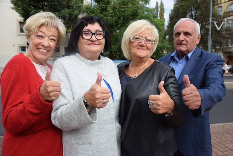 - Zamierzamy działać! - mówią: Barbara Wierzbicka-Gałgańska, Maria Litwiniec, Aniela Kubik i Andrzej Jakubaszek.