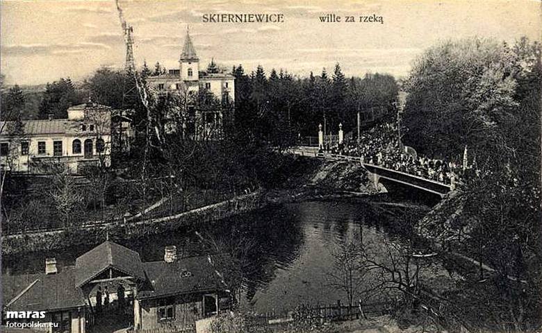 Lata 1900-1918, Most na rzece Łupii, u dołu zdjęcia widoczna przystań i łazienki.