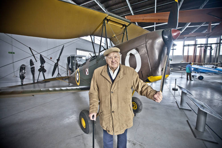 Sto lat życia Ludwika Krempy, pilota, który na Wyspach walczył o Polskę [zdjęcia]