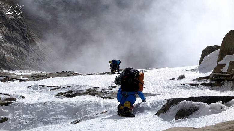 Nieudany atak Adama Bieleckiego, Niemca Felixa Berga i Szkota Ricka Allena na "piękną górę" Annapurnę w kwietniu 2019 roku