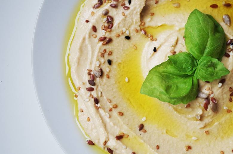 Hummus to najłatwiej dostępny na rynku produkt odpowiedni na diecie wegańskiej