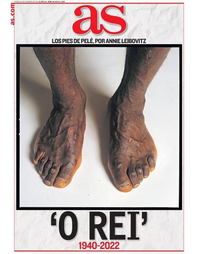 Hiszpańskie wydanie „AS” umieściło na stronie głównej zdjęcie nóg Pelego, wykonane przez Annie Leibovitz