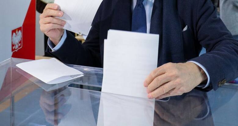 W komisjach wyborczych w USA zakończono liczenie głosów w polskich wyborach parlamentarnych