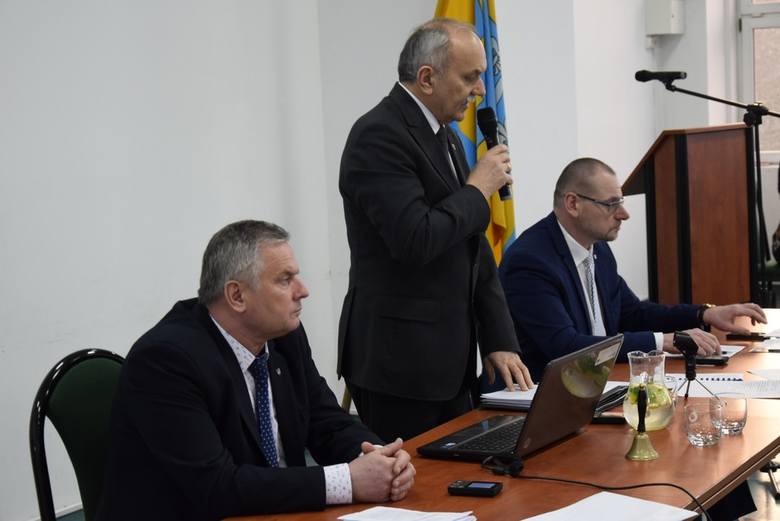 W czwartek, ostatniego dnia lutego rozpoczęła się V sesja Rady Miasta Skierniewice. W porządku obrad znalazła się między innymi uchwała ustalająca zasady wnoszenia przez mieszkańców miasta projektów uchwał, a także radni pochylą się nad określeniem wymagań, jakie powinien spełniać projekt budżetu...