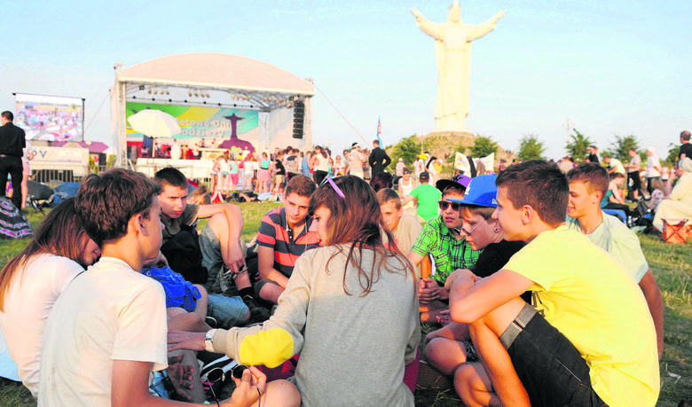 W 2013 r. kiedy Światowe Dni Młodzieży odbywały się w Rio de Janerio, także w Świebodzinie zgromadziło się wielu młodych. To, co działo się w brazylijskim mieście, oglądano na telebimie. 