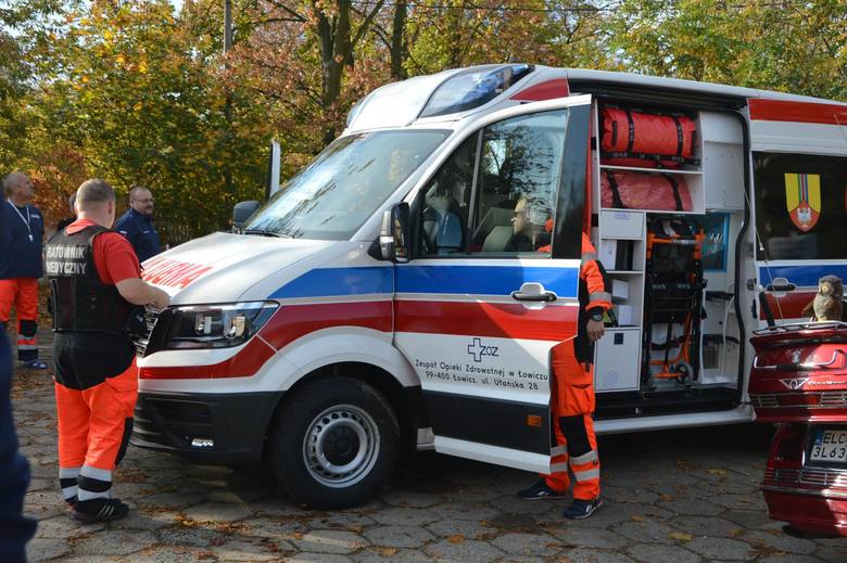 Szpital w Łowiczu wzbogacił się o nowy ambulans typu "S" [ZDJĘCIA]